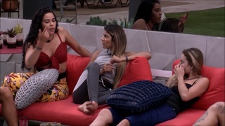 Hariany Almeida feet photo thumbnail
