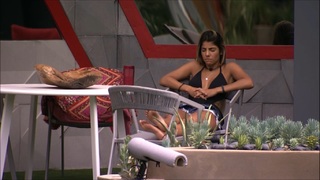 Hariany Almeida feet photo thumbnail