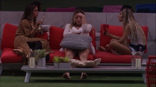 Hariany Almeida feet photo thumbnail