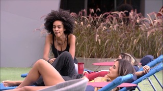 Hariany Almeida feet photo thumbnail