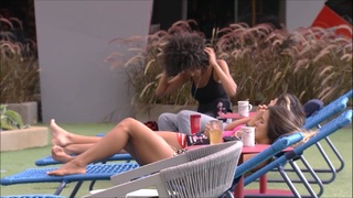 Hariany Almeida feet photo thumbnail