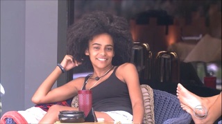 Hariany Almeida feet photo thumbnail