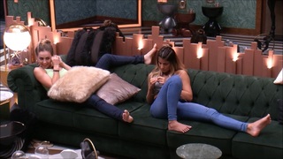 Hariany Almeida feet photo thumbnail