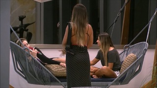 Hariany Almeida feet photo thumbnail