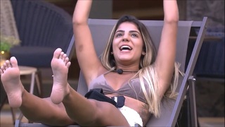 Hariany Almeida feet photo thumbnail