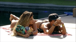Hariany Almeida feet photo thumbnail