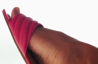 Hariany Almeida feet photo thumbnail