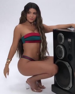 Hariany Almeida feet photo thumbnail