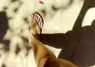 Hariany Almeida feet photo thumbnail