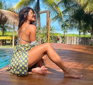 Hariany Almeida feet photo thumbnail