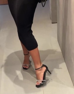 Hariany Almeida feet photo thumbnail