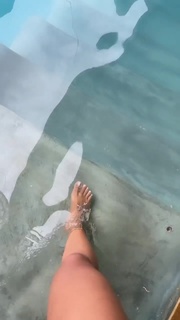 Hariany Almeida feet photo thumbnail