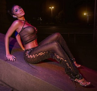 Hariany Almeida feet photo thumbnail