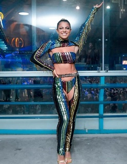 Hariany Almeida feet photo thumbnail