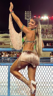 Hariany Almeida feet photo thumbnail