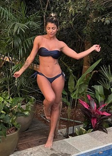 Hariany Almeida feet photo thumbnail