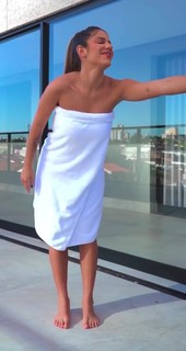Hariany Almeida feet photo thumbnail