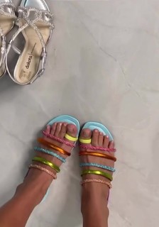 Hariany Almeida feet photo thumbnail