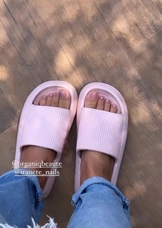 Hariany Almeida feet photo thumbnail
