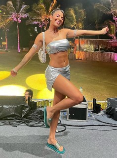 Hariany Almeida feet photo thumbnail