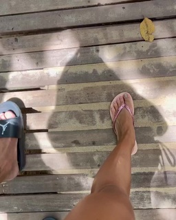 Hariany Almeida feet photo thumbnail