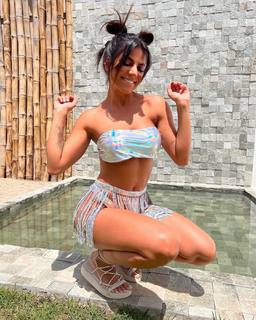 Hariany Almeida feet photo thumbnail