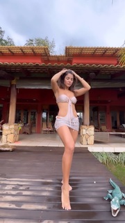 Hariany Almeida feet photo thumbnail