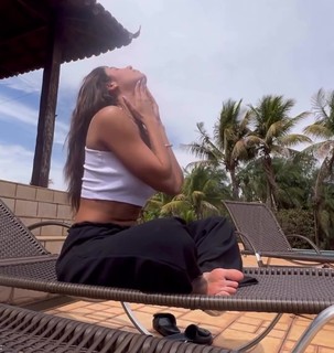 Hariany Almeida feet photo thumbnail