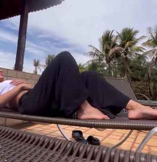 Hariany Almeida feet photo thumbnail