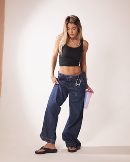 Hariany Almeida feet photo thumbnail