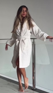 Hariany Almeida feet photo thumbnail