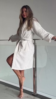 Hariany Almeida feet photo thumbnail