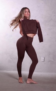 Hariany Almeida feet photo thumbnail