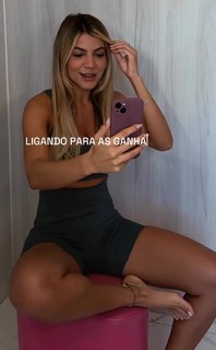 Hariany Almeida feet photo thumbnail