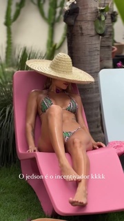 Hariany Almeida feet photo thumbnail
