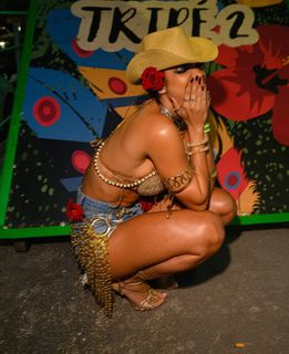 Hariany Almeida feet photo thumbnail