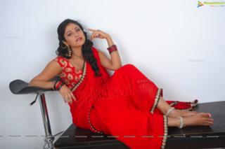 Haripriya feet photo 17