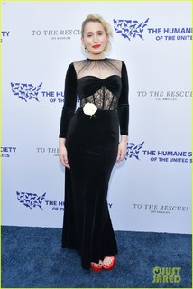 Harley Quinn Smith feet photo 17