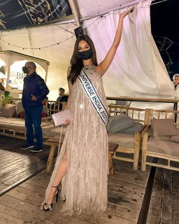 Harnaaz Sandhu feet photo 10