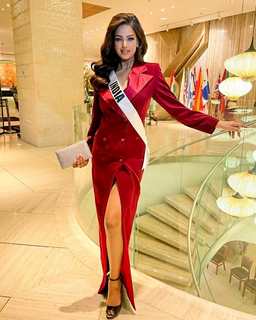 Harnaaz Sandhu feet photo 7