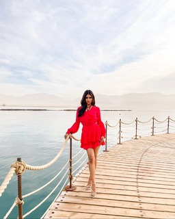 Harnaaz Sandhu feet photo 9