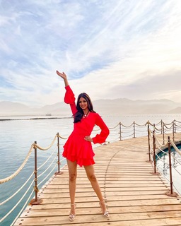 Harnaaz Sandhu feet photo 8