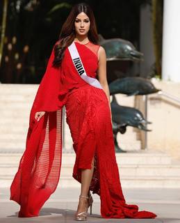 Harnaaz Sandhu feet photo 6