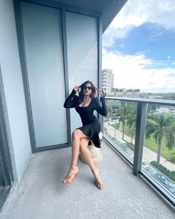 Harnaaz Sandhu feet photo 17