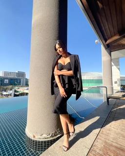 Harnaaz Sandhu feet photo 12