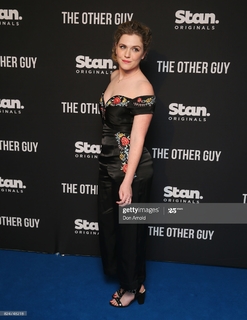 Harriet Dyer feet photo 12