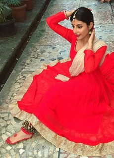 Harshita Gaur feet photo 17
