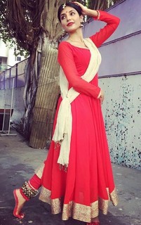 Harshita Gaur feet photo 16