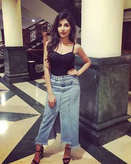 Harshita Gaur feet photo 15