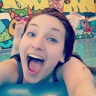 Haru Jiggly feet photo 5
